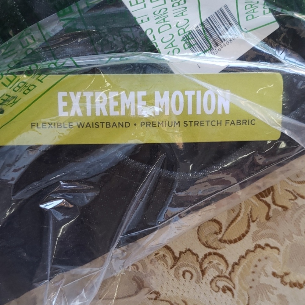 New Lee Extreme Motion Athletic Tapered Jeans - Picture 2 of 4